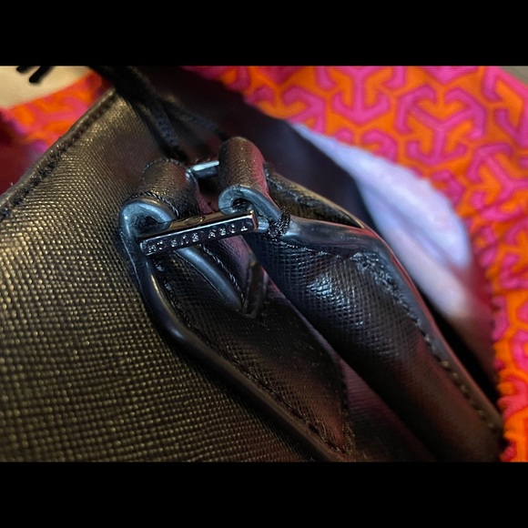 SOLD. Tory Burch Robinson Tote Bag. Large. GUC - Picture 14 of 14